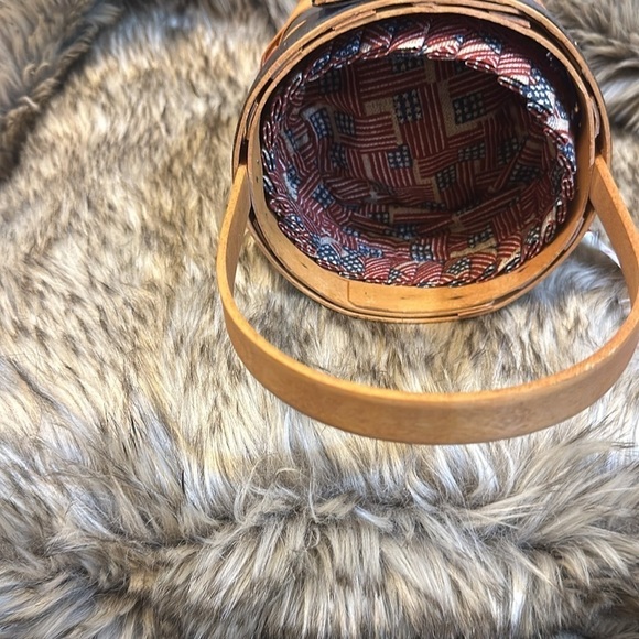 1997 inaugural,Longaberger basket, like new looks like it’s never been used. - Picture 5 of 5